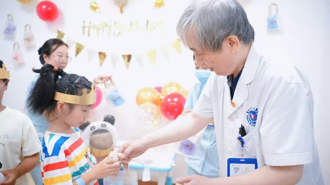 哈尔滨中童儿童医院语言专科诊疗：孩子说话晚有哪些异常表现？